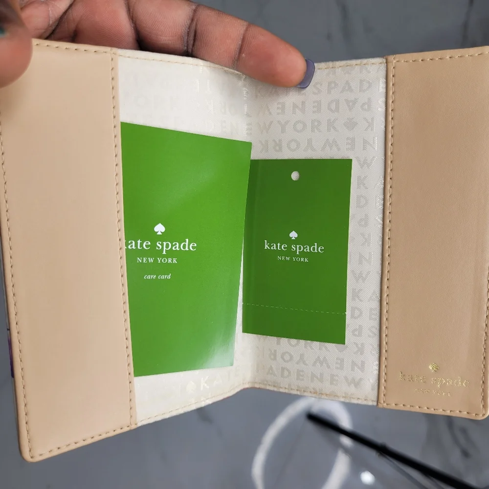 🍦🔹️ KATE SPADE  🔹️PASSPORT HOLDER SHORE STREET (ICE POP PRINT) ✨️🍦 - Picture 11 of 11